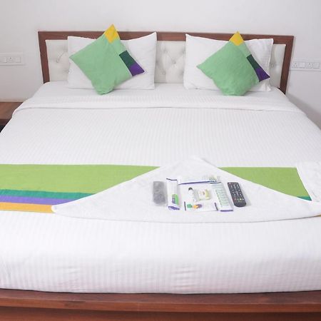 J C Comforts Hotel บังกาลอร์ ภายนอก รูปภาพ
