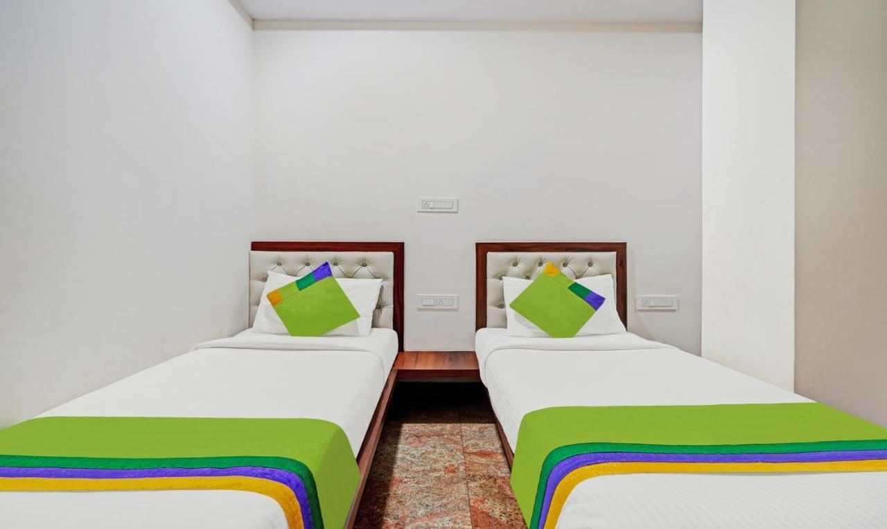 J C Comforts Hotel บังกาลอร์ ภายนอก รูปภาพ