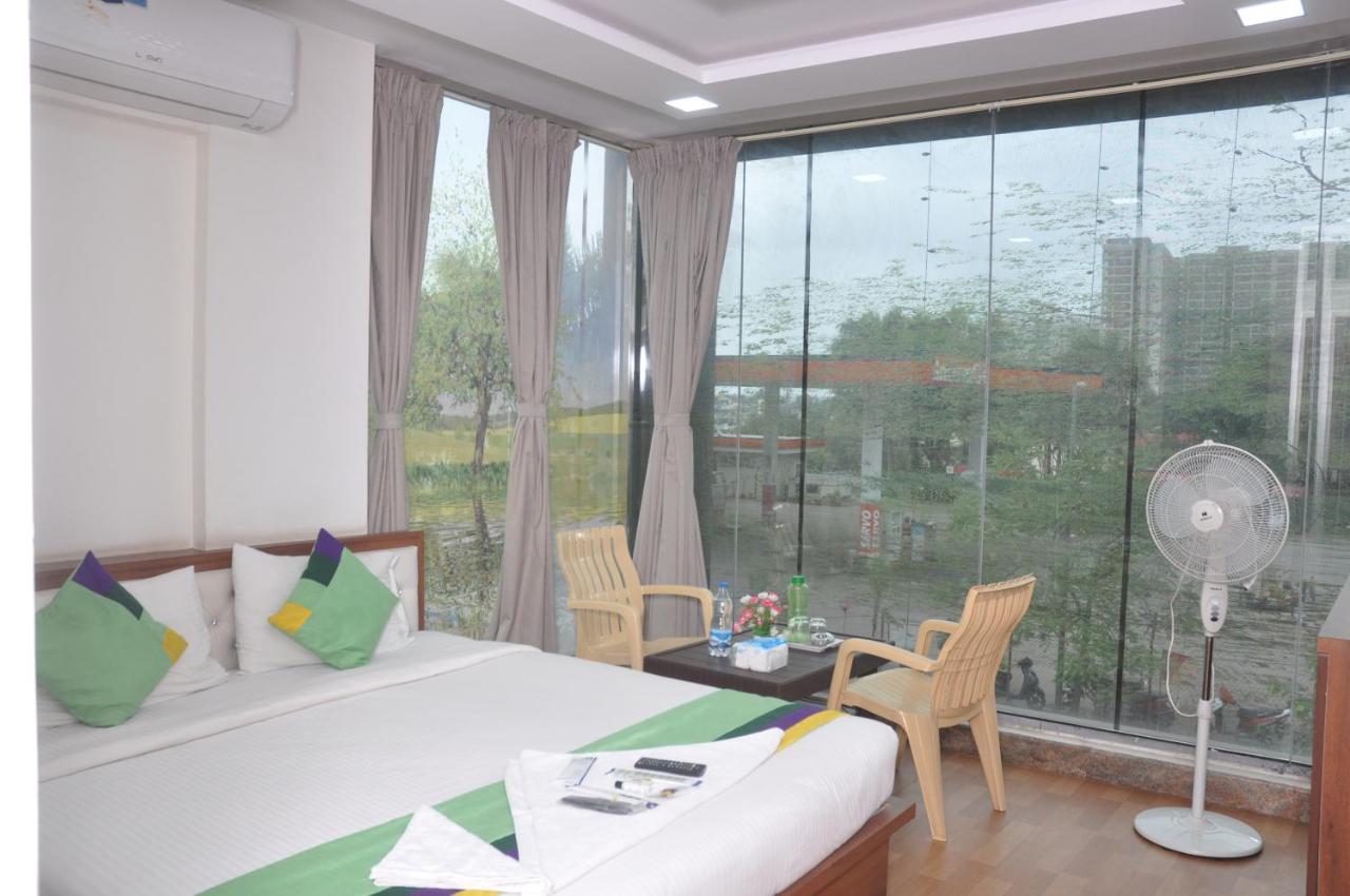 J C Comforts Hotel บังกาลอร์ ภายนอก รูปภาพ