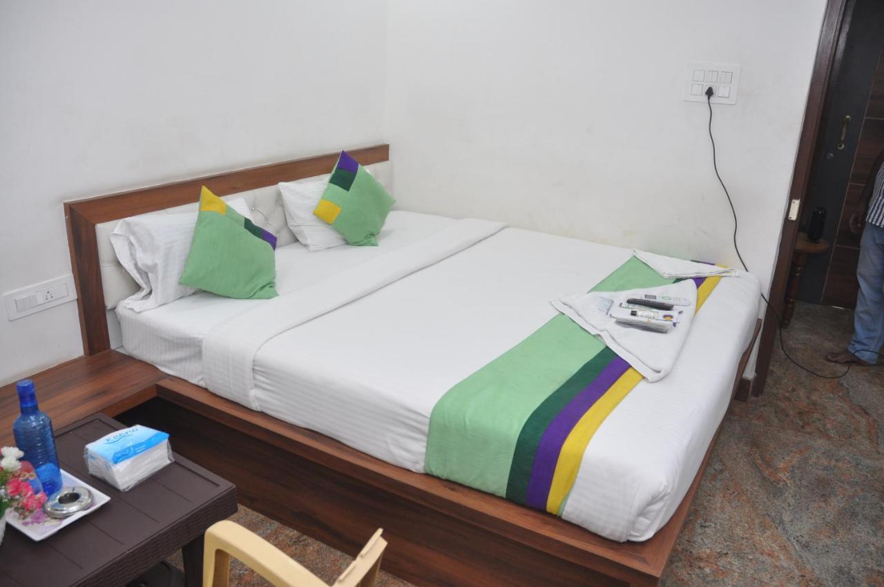 J C Comforts Hotel บังกาลอร์ ภายนอก รูปภาพ