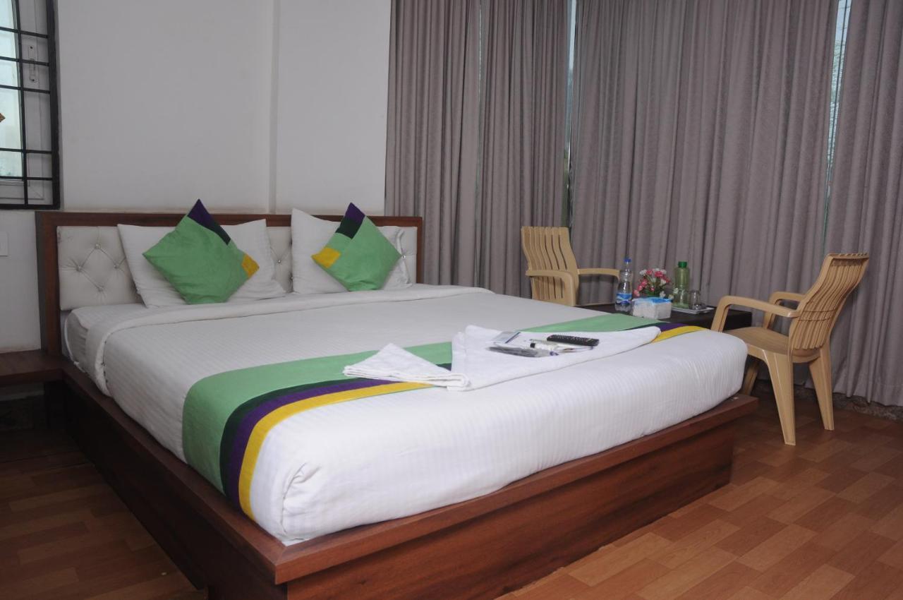 J C Comforts Hotel บังกาลอร์ ภายนอก รูปภาพ