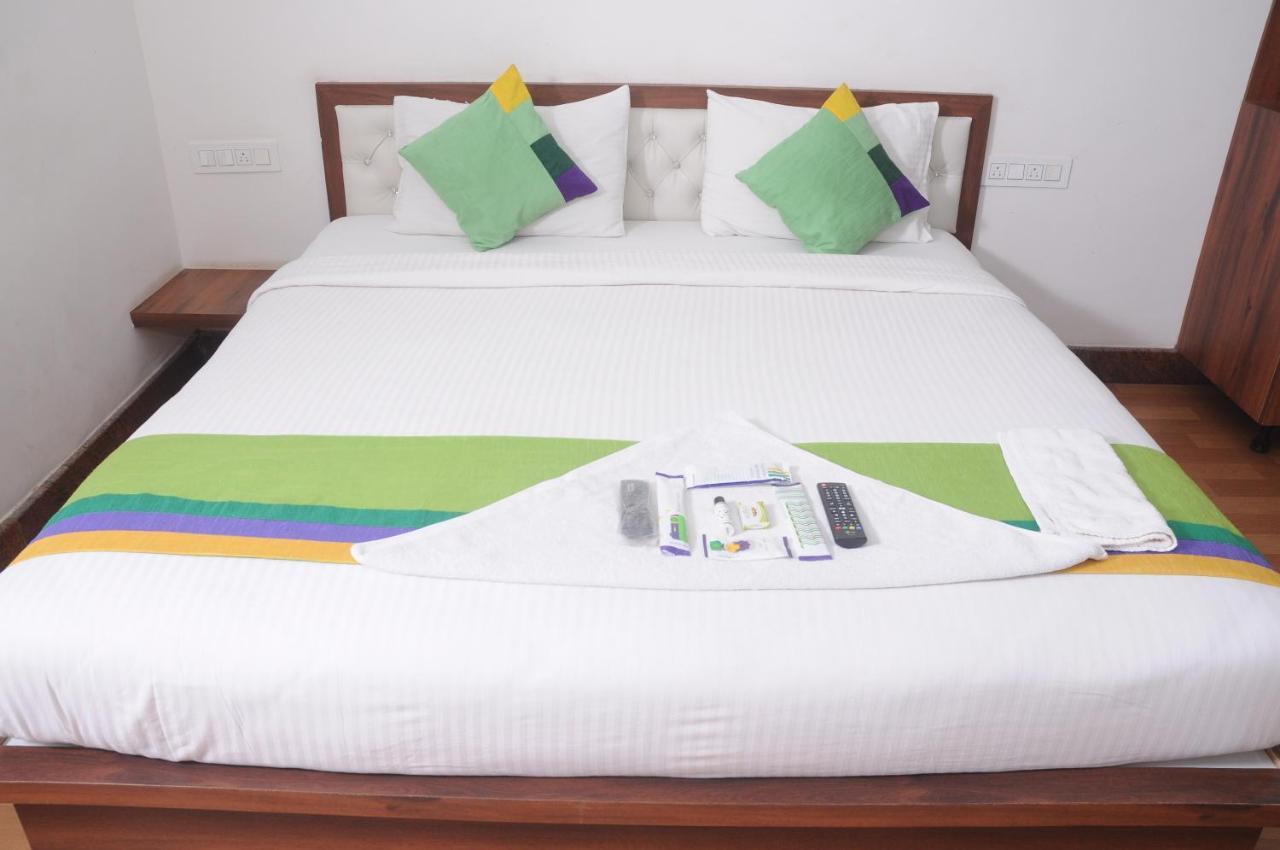 J C Comforts Hotel บังกาลอร์ ภายนอก รูปภาพ